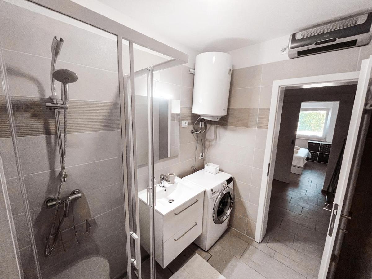 Riad Apartments Zgornje Skofije Luaran gambar