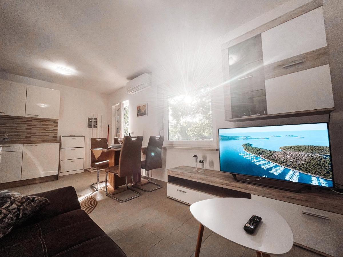 Riad Apartments Zgornje Skofije Luaran gambar
