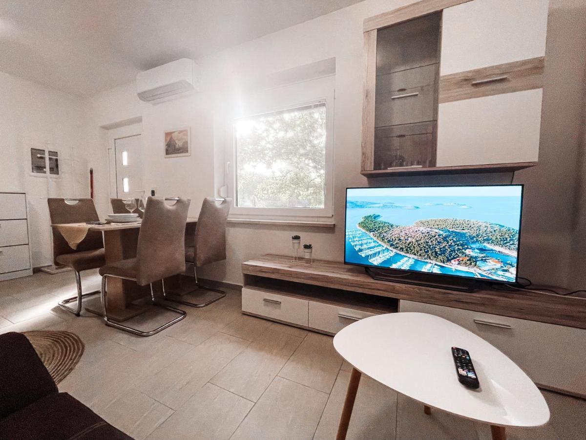 Riad Apartments Zgornje Skofije Luaran gambar