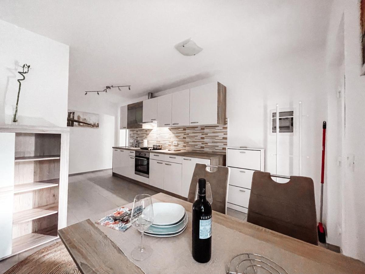 Riad Apartments Zgornje Skofije Luaran gambar
